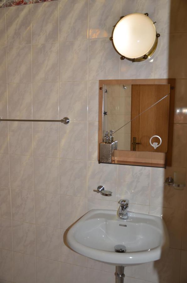 Guesthouse Zlaty Hrozen เชสกาลีปา ภายนอก รูปภาพ