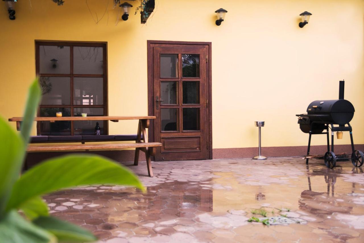 Guesthouse Zlaty Hrozen เชสกาลีปา ภายนอก รูปภาพ