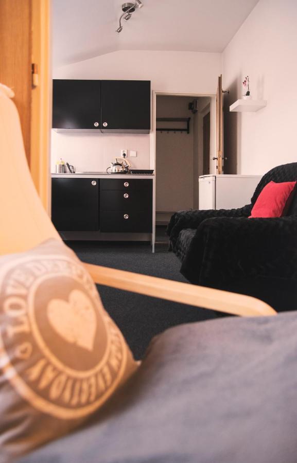 Guesthouse Zlaty Hrozen เชสกาลีปา ภายนอก รูปภาพ