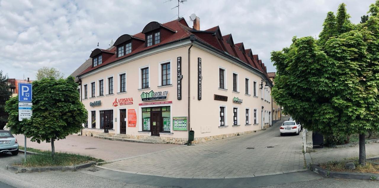 Guesthouse Zlaty Hrozen เชสกาลีปา ภายนอก รูปภาพ
